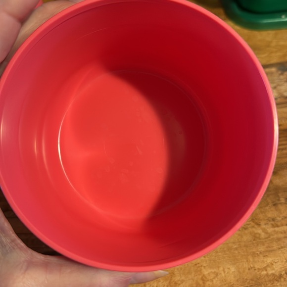 4 Tupperware containers with lids - Picture 4 of 4